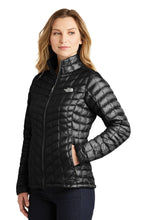 Load image into Gallery viewer, THE NORTH FACE® THERMOBALL™ TREKKER LADIES' JACKET. NF0A3LHK