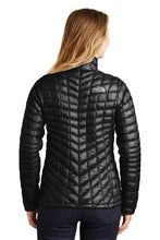 Load image into Gallery viewer, THE NORTH FACE® THERMOBALL™ TREKKER LADIES' JACKET. NF0A3LHK